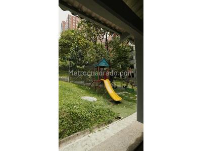 Apartamento de 3 alcobas en venta en Loma Del Indio/Suroriente, Medellín, 90 m² · foto 13 de 17