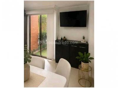 Apartamento de 3 alcobas en venta en Loma De Los Bernal, Medellín, 131 m² · foto 7 de 10