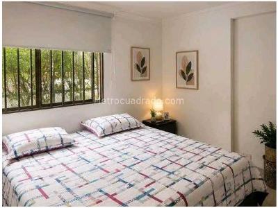 Apartamento de 3 alcobas en venta en Loma De Los Bernal, Medellín, 131 m² · foto 8 de 10