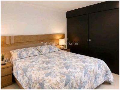 Apartamento de 3 alcobas en venta en Loma De Los Bernal, Medellín, 131 m² · foto 9 de 10
