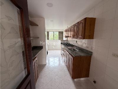 Apartamento de 4 alcobas en venta en El Poblado, Medellín, 131 m² · foto 5 de 19