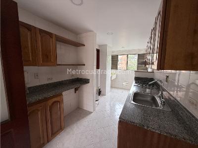 Apartamento de 4 alcobas en venta en El Poblado, Medellín, 131 m² · foto 7 de 19