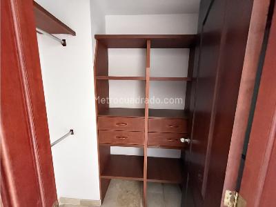 Apartamento de 4 alcobas en venta en El Poblado, Medellín, 131 m² · foto 13 de 19