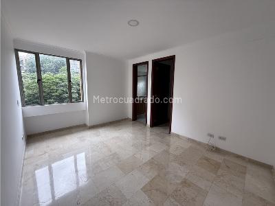 Apartamento de 4 alcobas en venta en El Poblado, Medellín, 131 m² · foto 14 de 19