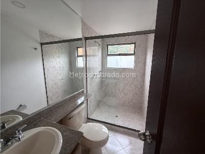 Apartamento de 4 alcobas en venta en El Poblado, Medellín, 131 m² · foto 15 de 19