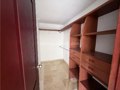 Apartamento de 4 alcobas en venta en El Poblado, Medellín, 131 m² · foto 16 de 19