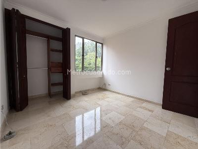 Apartamento de 4 alcobas en venta en El Poblado, Medellín, 131 m² · foto 17 de 19