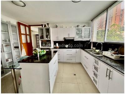 Apartamento de 3 alcobas en venta en La Calera, Medellín, 244 m² · foto 9 de 20