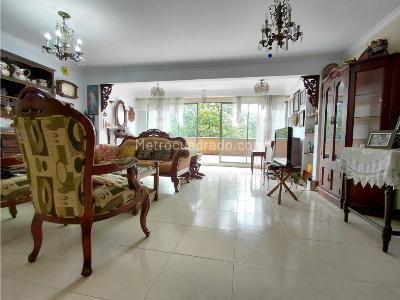 Apartamento de 4 alcobas en venta en La Fontera, Envigado, 222 m² · foto 3 de 15