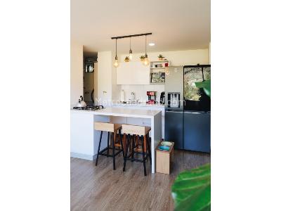 Apartamento de 2 alcobas en venta en Las Lomitas, Sabaneta, 63 m² · foto 3 de 10