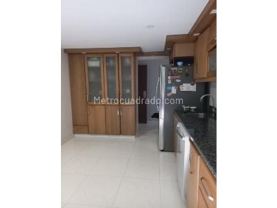 Apartamento en venta en Almeria, Medellín · foto 2 de 9