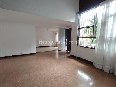 Casa de 3 alcobas en venta en Laureles Las Acacias, Medellín, 140 m² · foto 3 de 20