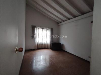 Casa de 3 alcobas en venta en Laureles Las Acacias, Medellín, 140 m² · foto 10 de 20