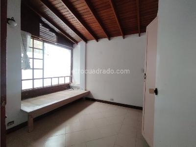 Casa de 3 alcobas en venta en Laureles Las Acacias, Medellín, 140 m² · foto 18 de 20