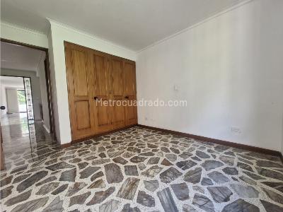 Apartamento de 3 alcobas en venta en Poblado Campestre, Medellín, 140 m² · foto 13 de 20