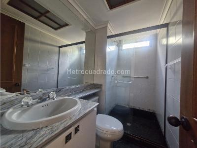 Apartamento de 3 alcobas en venta en Poblado Campestre, Medellín, 140 m² · foto 15 de 20