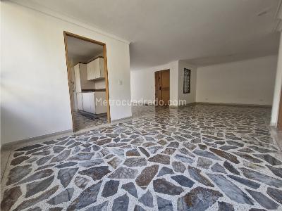 Apartamento de 3 alcobas en venta en Poblado Campestre, Medellín, 140 m² · foto 3 de 20