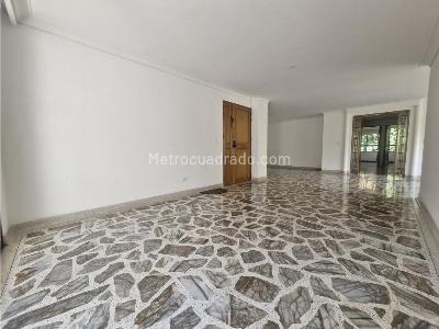 Apartamento de 3 alcobas en venta en Poblado Campestre, Medellín, 140 m² · foto 4 de 20