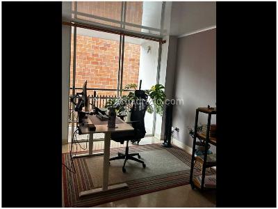 Apartamento de 2 alcobas en venta en La Castellana, Medellín, 81 m² · foto 3 de 11