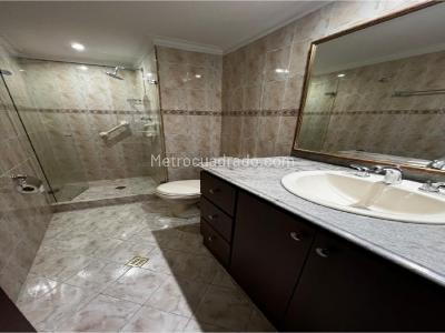 Apartamento de 3 alcobas en venta en Laureles, Medellín, 122 m² · foto 13 de 20