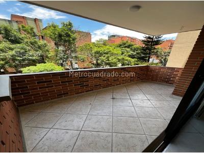 Apartamento de 3 alcobas en venta en Laureles, Medellín, 122 m² · foto 2 de 20