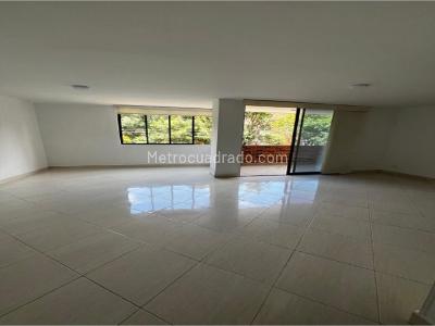 Apartamento de 3 alcobas en venta en Laureles, Medellín, 122 m² · foto 3 de 20