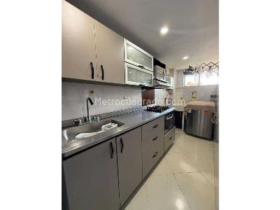 Apartamento en venta en Belen Loma De Los Bernal, Medellín · foto 3 de 13