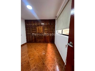 Casa de 5 alcobas en venta en Santa Lucia, Medellín, 125 m² · foto 5 de 17