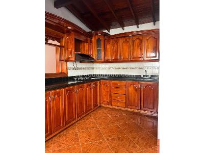 Casa de 5 alcobas en venta en Santa Lucia, Medellín, 125 m² · foto 13 de 17