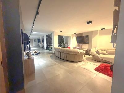 Casa de 5 alcobas en venta en Los Colores, Medellín, 630 m² · foto 3 de 18