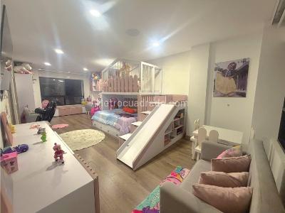 Casa de 5 alcobas en venta en Los Colores, Medellín, 630 m² · foto 8 de 18