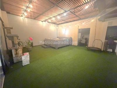 Casa de 5 alcobas en venta en Los Colores, Medellín, 630 m² · foto 17 de 18