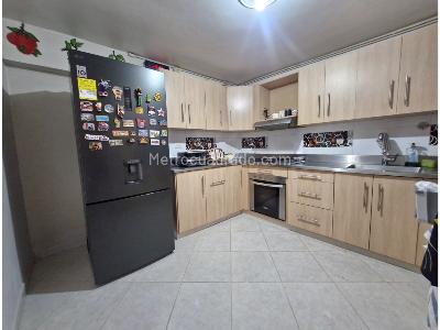 Casa de 5 alcobas en venta en Belen Miravalle, Medellín, 261 m² · foto 2 de 20