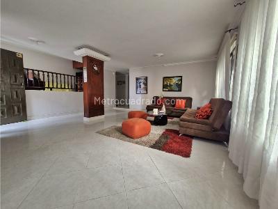Casa de 5 alcobas en venta en Belen Miravalle, Medellín, 261 m² · foto 4 de 20
