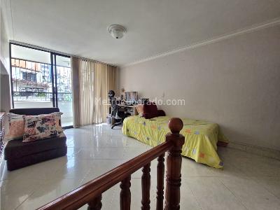 Casa de 5 alcobas en venta en Belen Miravalle, Medellín, 261 m² · foto 12 de 20