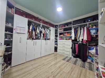 Casa de 5 alcobas en venta en Belen Miravalle, Medellín, 261 m² · foto 18 de 20