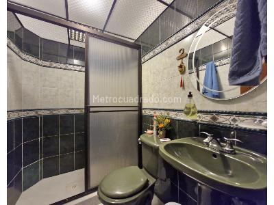 Casa de 5 alcobas en venta en Belen Miravalle, Medellín, 261 m² · foto 19 de 20