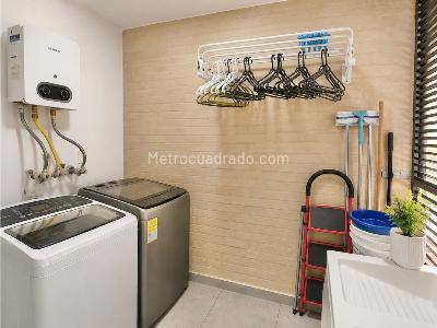 Apartamento de 3 alcobas en venta en Laureles 1 Parque, Medellín, 102 m² · foto 15 de 19