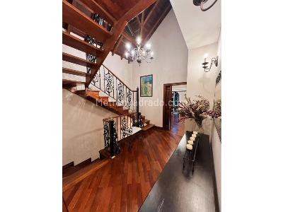 Casa de 5 alcobas en venta en Loma Del Escobero, Envigado, 321 m² · foto 16 de 20