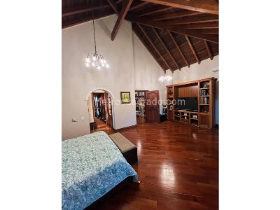 Casa de 5 alcobas en venta en Loma Del Escobero, Envigado, 321 m² · foto 18 de 20