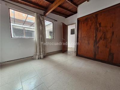 Casa de 4 alcobas en venta en Calasanz, Medellín, 210 m² · foto 7 de 20