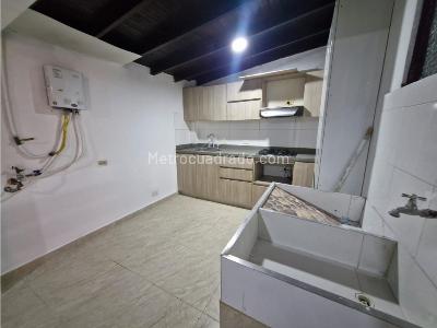 Casa de 4 alcobas en venta en Calasanz, Medellín, 210 m² · foto 11 de 20