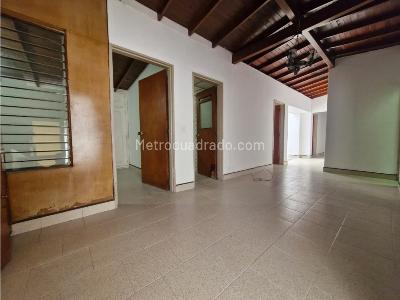 Casa de 4 alcobas en venta en Calasanz, Medellín, 210 m² · foto 12 de 20