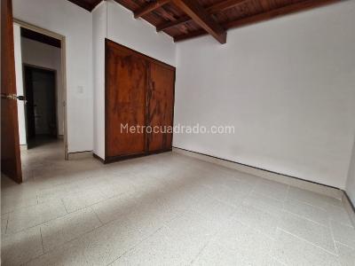 Casa de 4 alcobas en venta en Calasanz, Medellín, 210 m² · foto 16 de 20