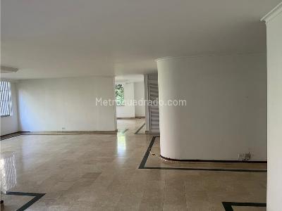 Apartamento de 3 alcobas en venta en Alejandría, Medellín, 227 m² · foto 4 de 20