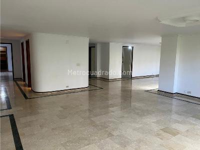 Apartamento de 3 alcobas en venta en Alejandría, Medellín, 227 m² · foto 16 de 20