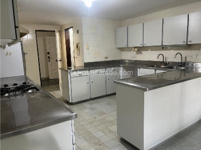 Apartamento de 3 alcobas en venta en Alejandría, Medellín, 227 m² · foto 19 de 20