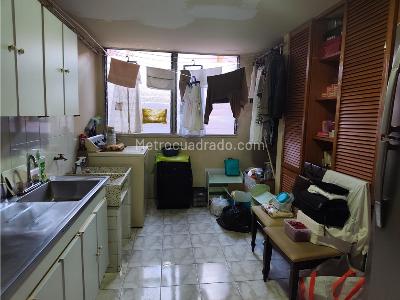 Apartamento de 2 alcobas en venta en La Castellana, Medellín, 87 m² · foto 2 de 14