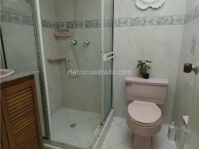 Apartamento de 2 alcobas en venta en La Castellana, Medellín, 87 m² · foto 9 de 14