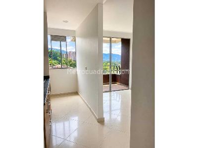 Apartamento en venta en Viviendas Del Sur, Itagüí · foto 2 de 15
